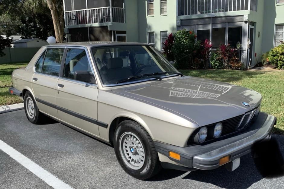 1988 BMW E28 5-Series sold for $3,850