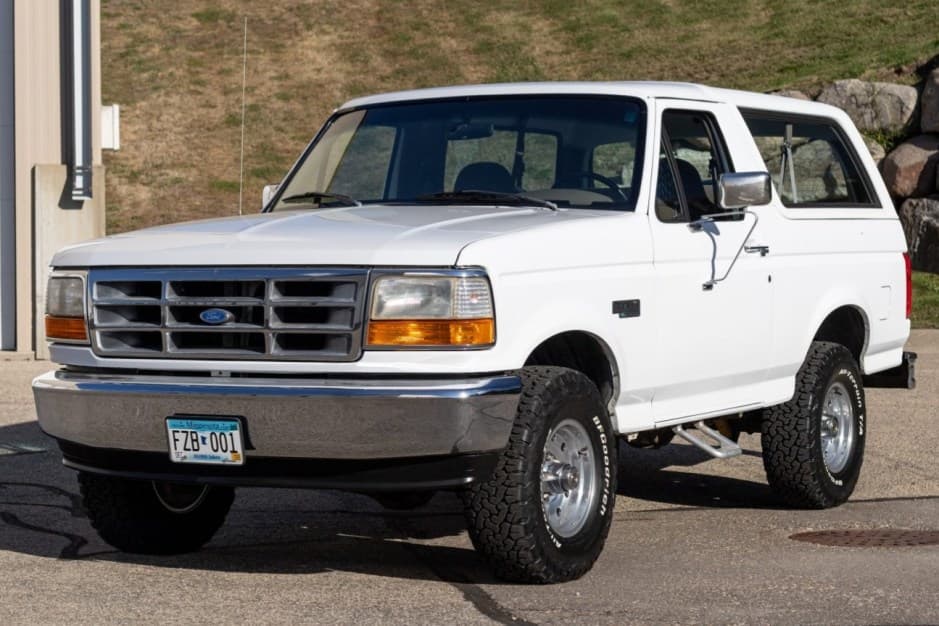 1995 Ford Bronco 4th-5th Generations 1987-1996 sold for $20,429