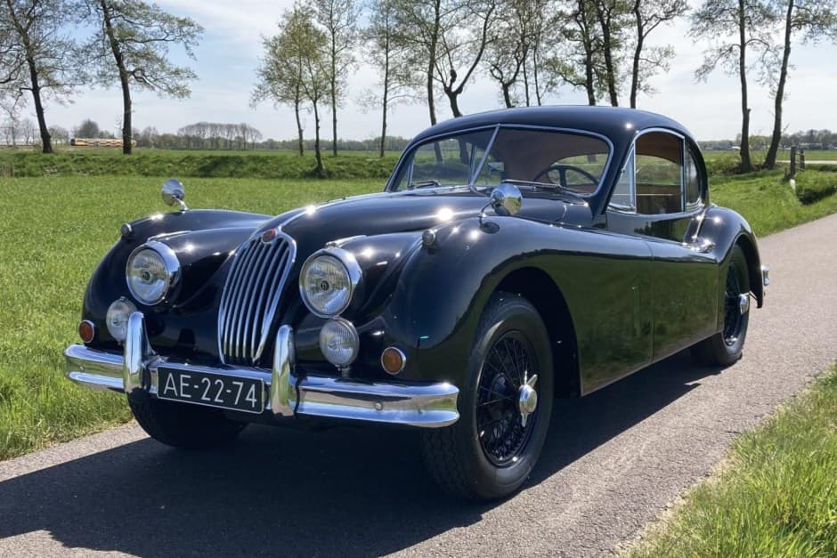 1955 Jaguar XK140 sold for $68,140