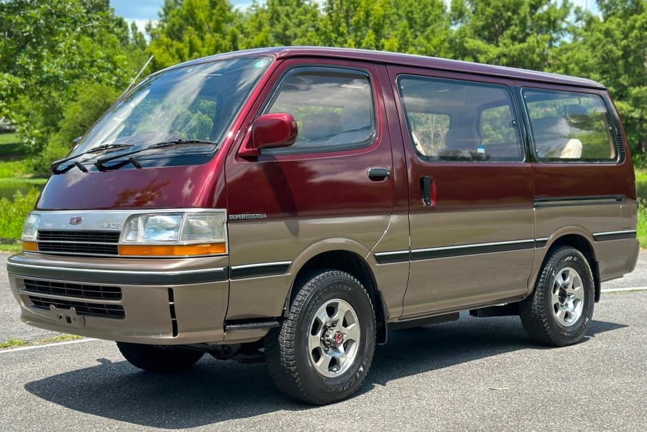 1990 Toyota HiAce sold for $7,600