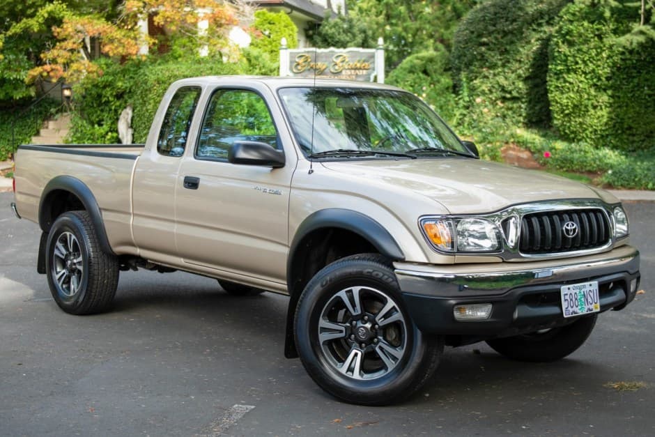2004 Toyota Tacoma (N1X0 1995-2005) sold for $22,400