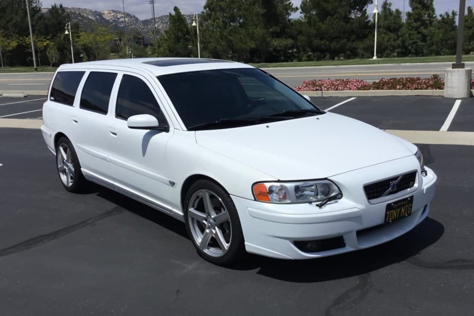 2006 Volvo V70R sold for $6,507