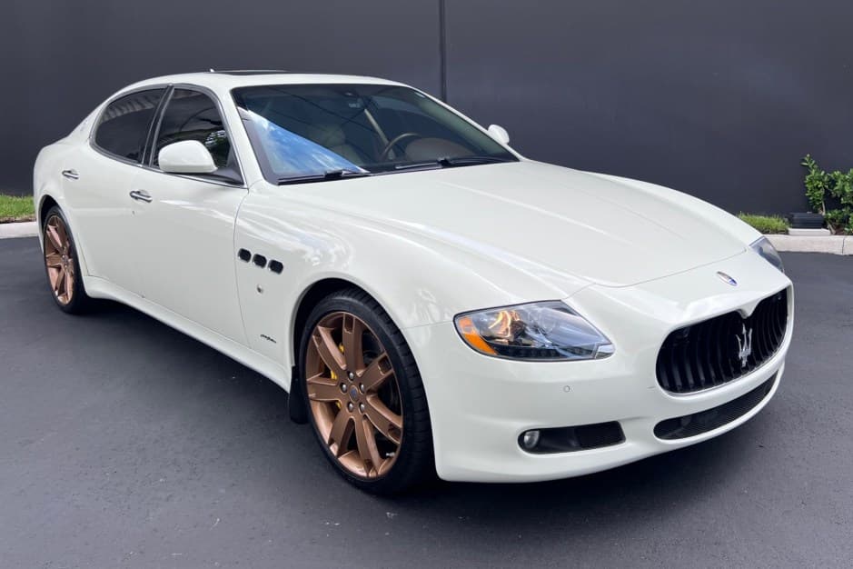 2011 Maserati Quattroporte sold for $19,000