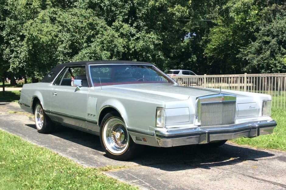 1978 Lincoln Continental Mark V (1977-1979) sold for $5,200