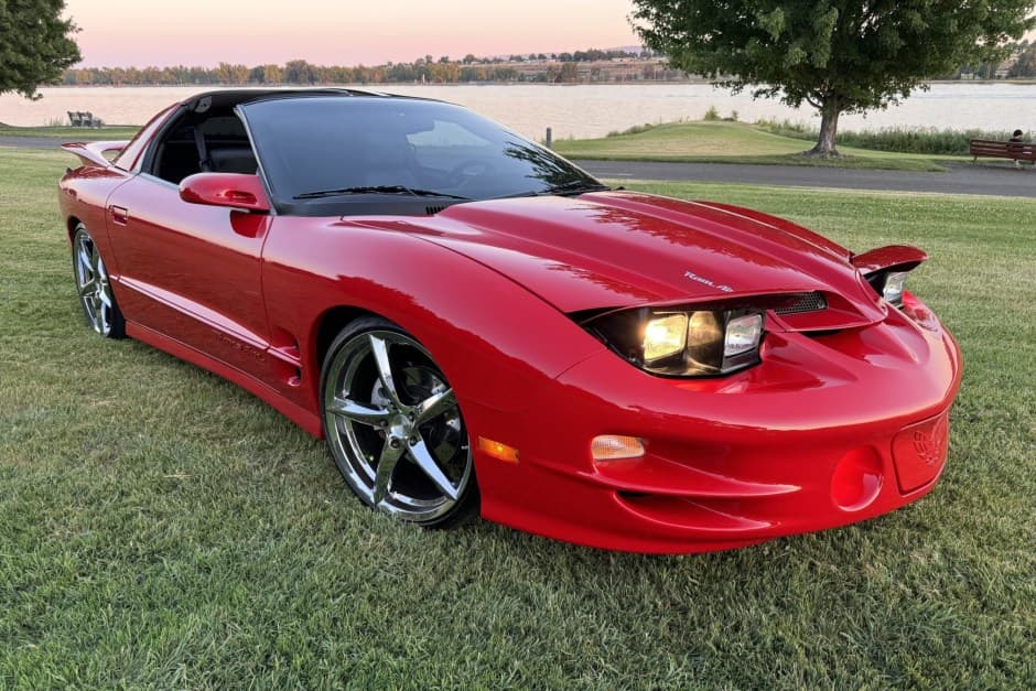 2000 Pontiac Firebird (1993-2002) sold for $24,500
