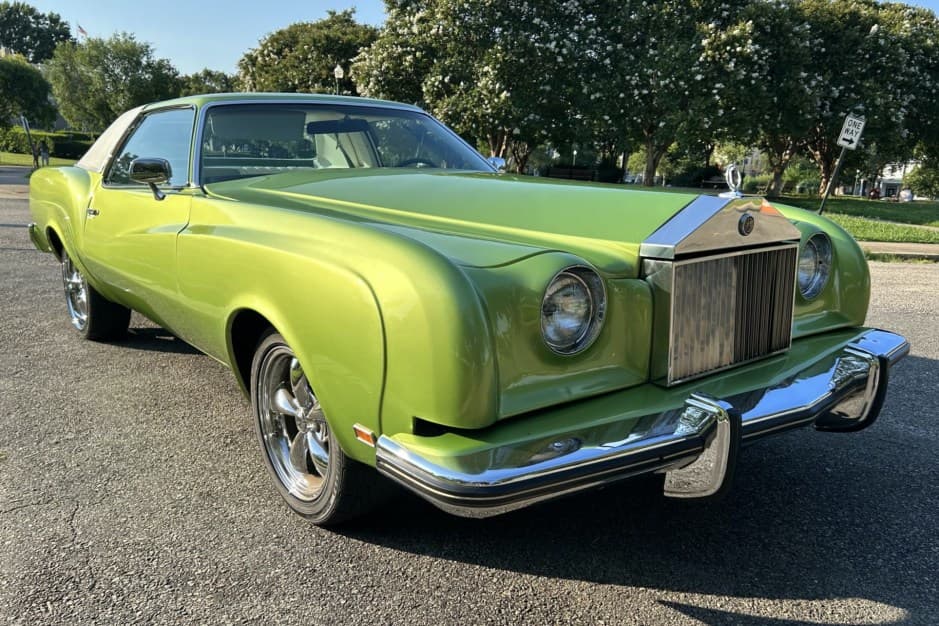 1976 Chevrolet Monte Carlo sold for $8,850