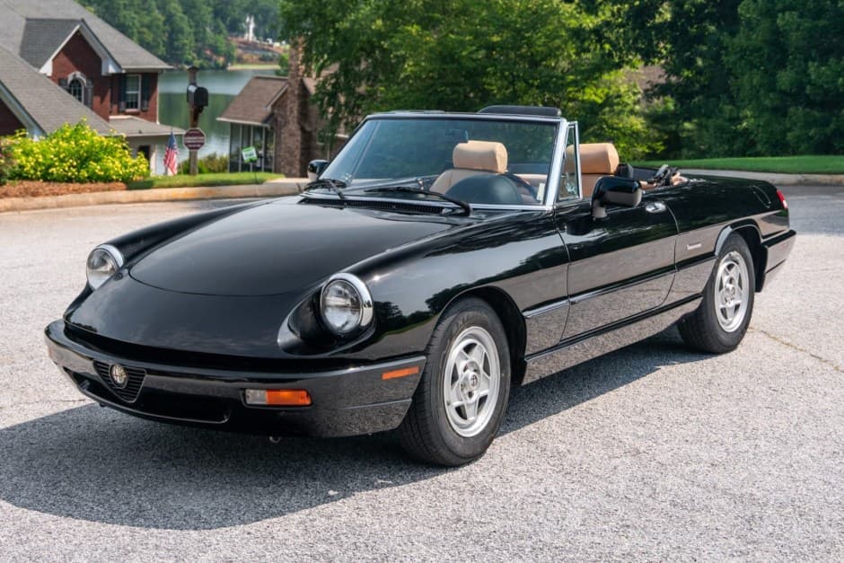 1991 Alfa Romeo 105/115 Spider Series 4 sold for $9,000