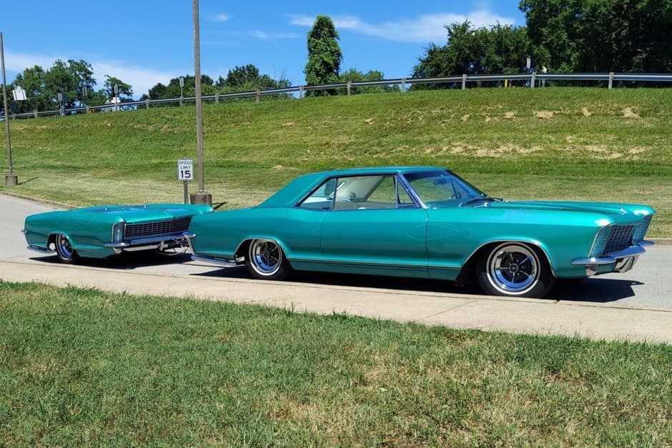 1965 Buick Riviera sold for $35,613
