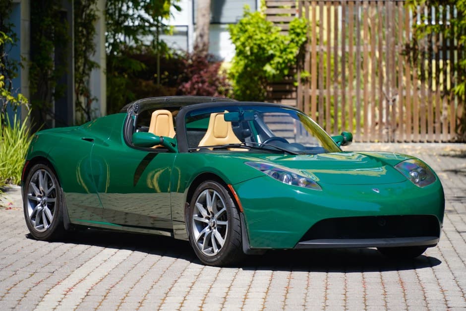 2010 Tesla Roadster sold for $62,000