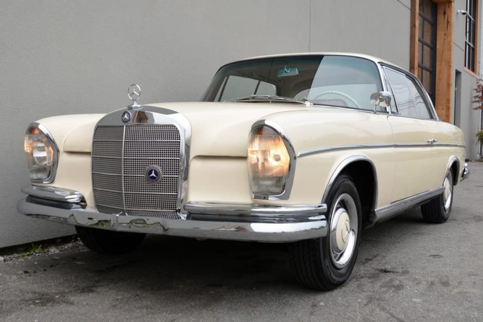 1962 Mercedes-Benz W112 sold for $35,000