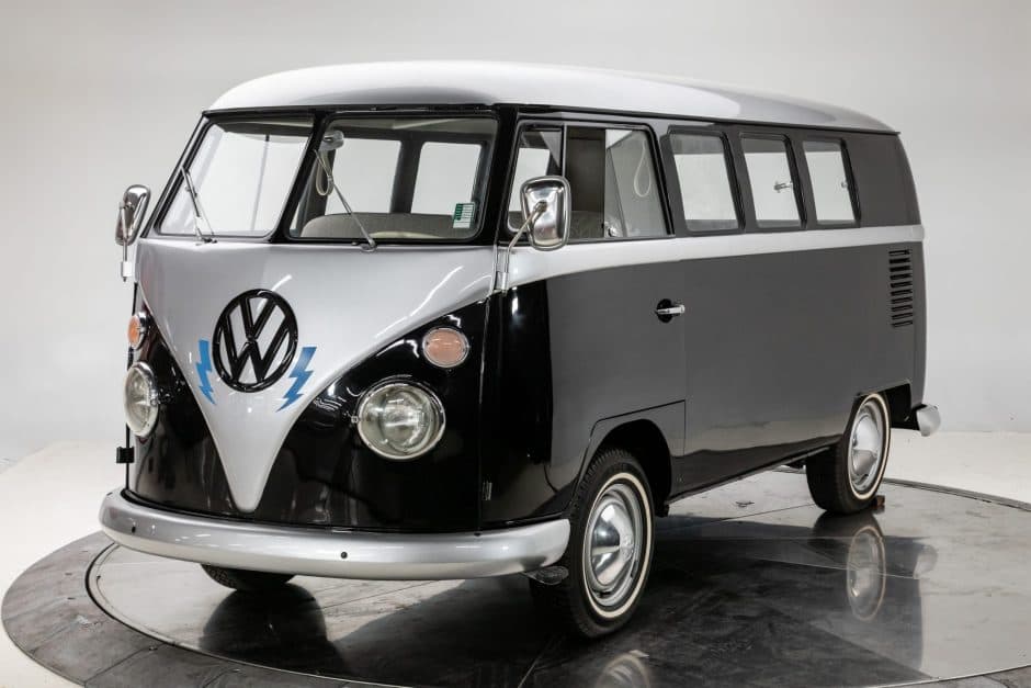 1967 Volkswagen Split-Window Bus sold for $28,000