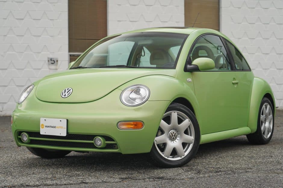 2001 Volkswagen New Beetle (1998-2010) sold for $13,500