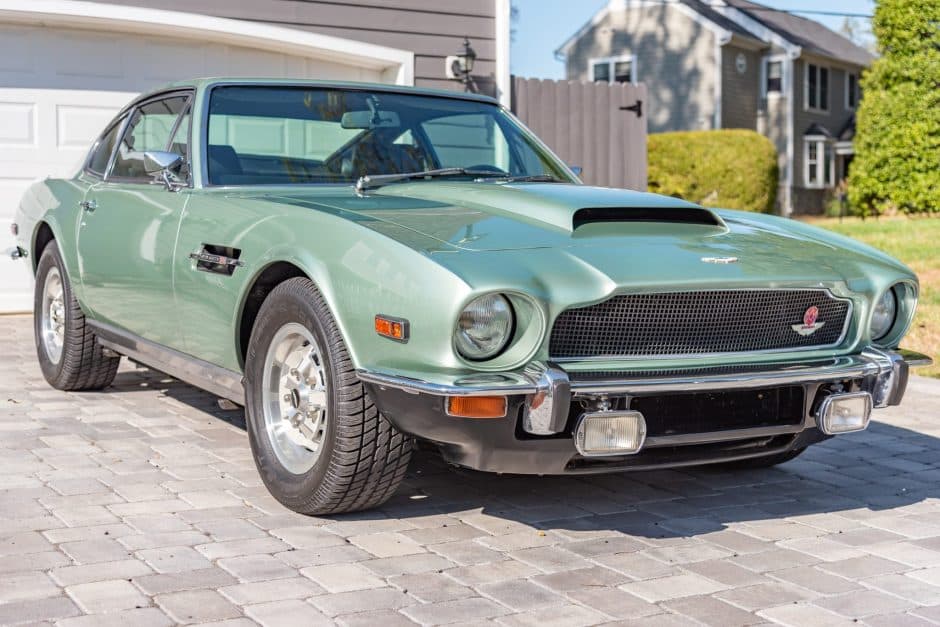 1975 Aston Martin V8 (1977-1989) sold for $140,000