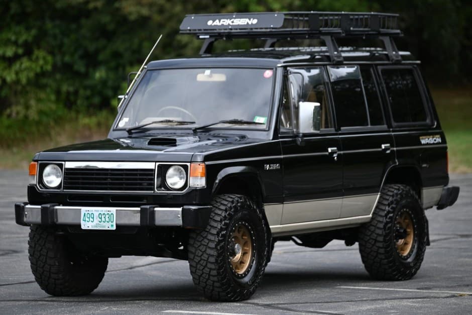 1990 Mitsubishi Pajero & Montero sold for $14,000