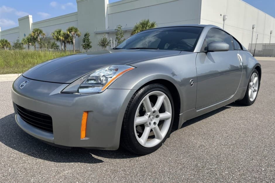 2004 Nissan 350Z sold for $19,750