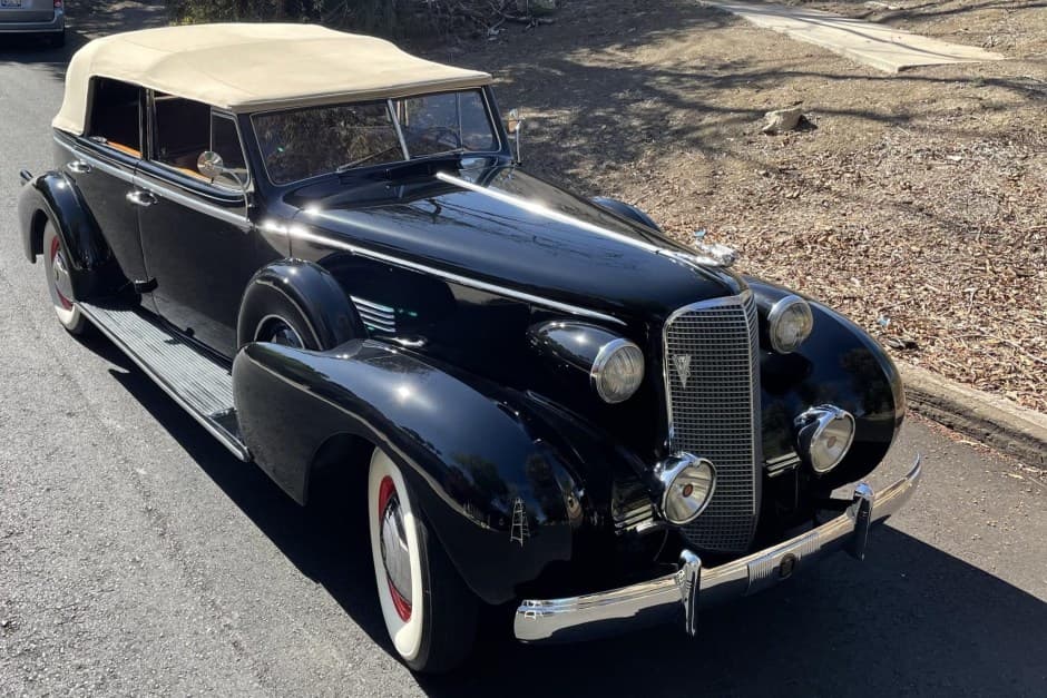 1937 Cadillac Series 75/Fleetwood sold for $36,333