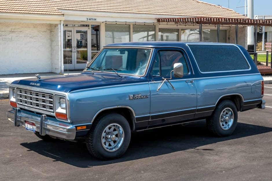 1985 Dodge Ramcharger / Plymouth Trail Duster sold for $8,000