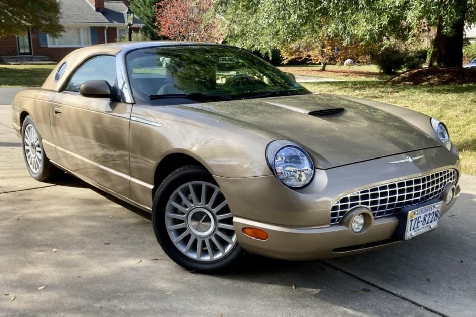 2005 Ford Thunderbird (2002-2005) sold for $12,027