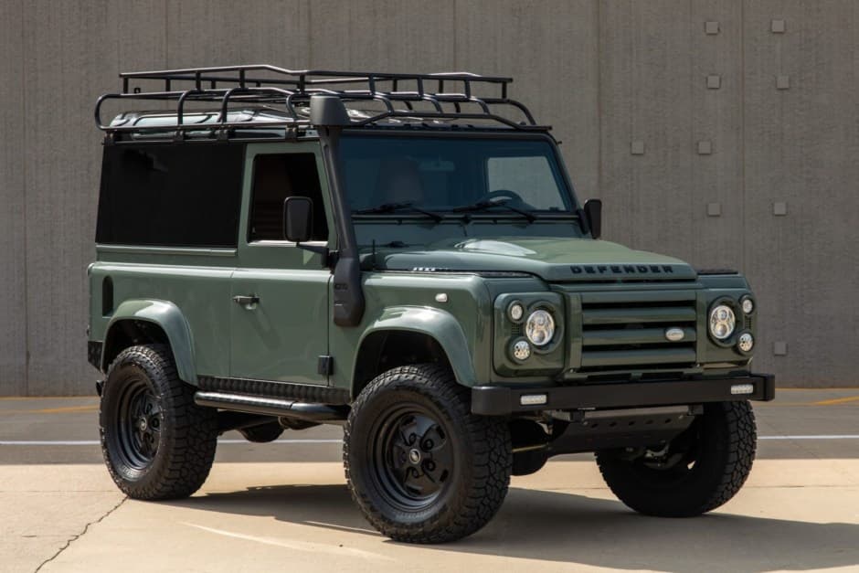 2020 Osprey Defender Replica sold for $130,000