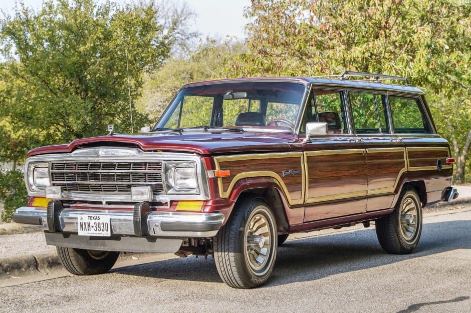 1987 Jeep SJ Grand Wagoneer sold for $19,250