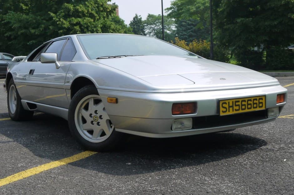 1988 Lotus Esprit sold for $16,500