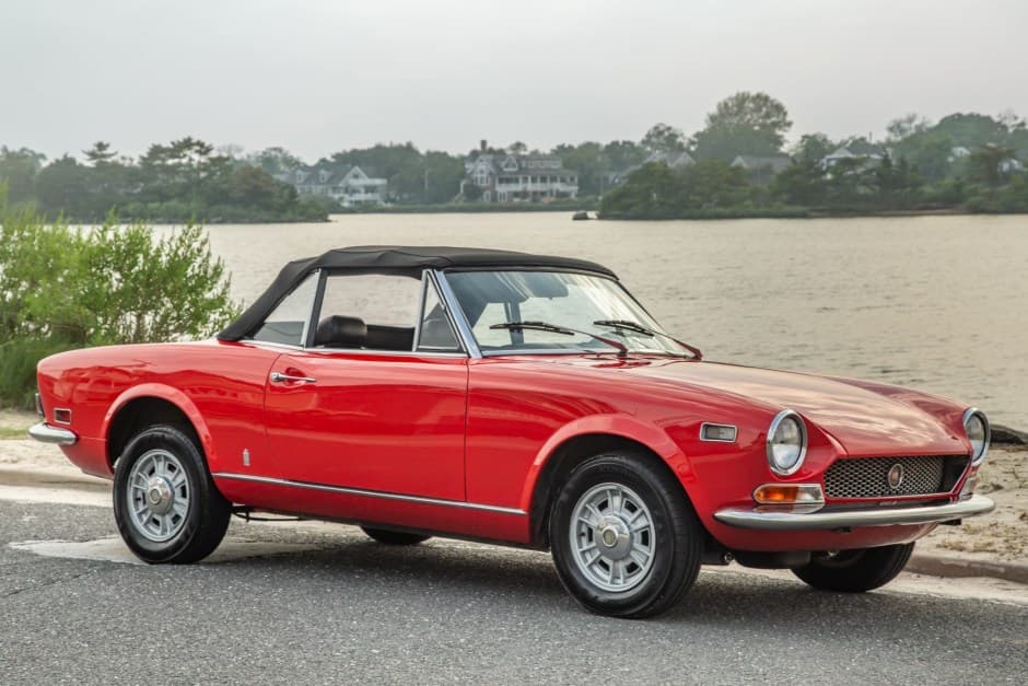 1971 Fiat 124 Spider (1966-1985) sold for $14,750