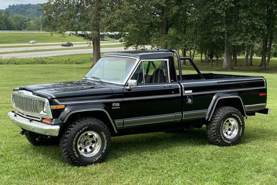 1982 Jeep Pickup sold for $19,750