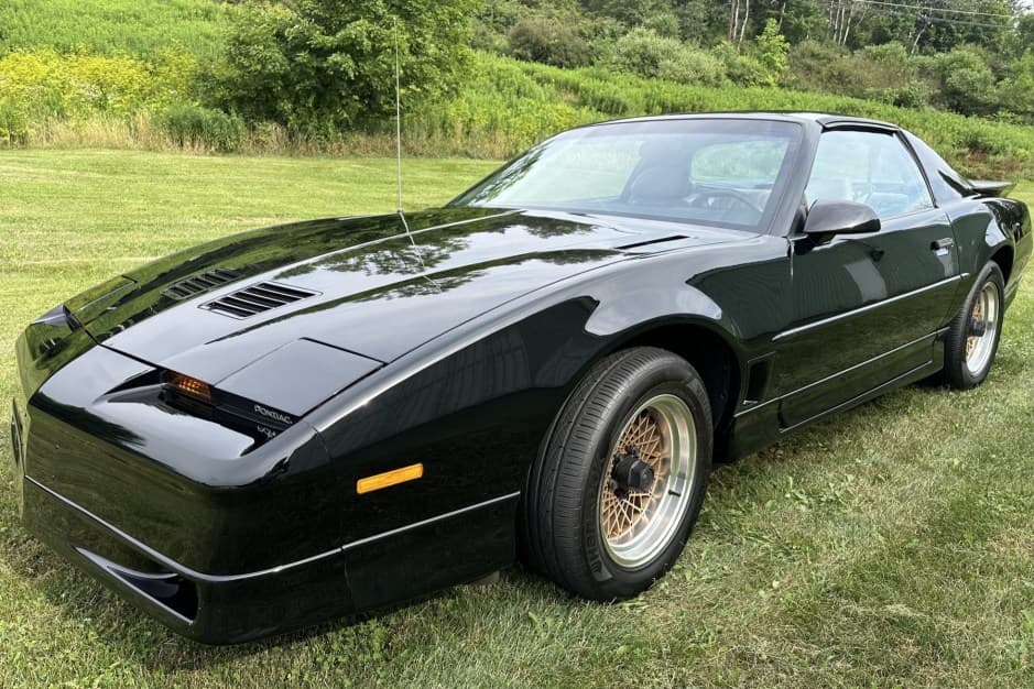 1988 Pontiac Firebird (1982-1992) sold for $15,500