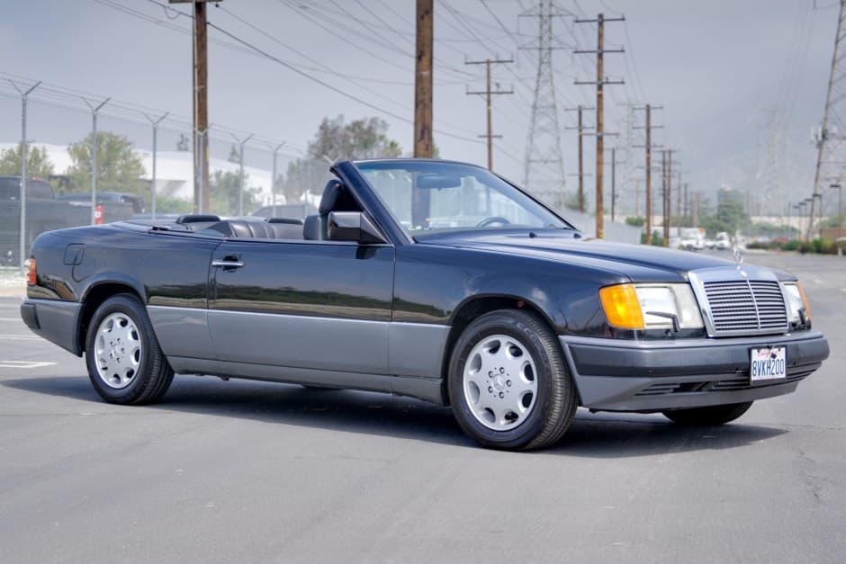 1993 Mercedes-Benz W124 E-Class sold for $11,333