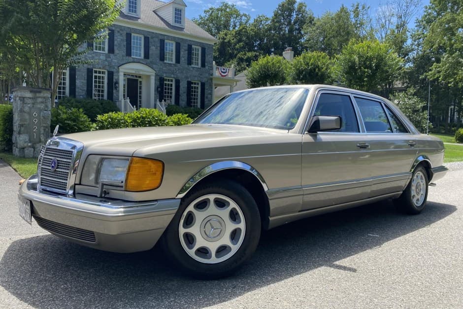 1988 Mercedes-Benz W126 S-Class sold for $6,155
