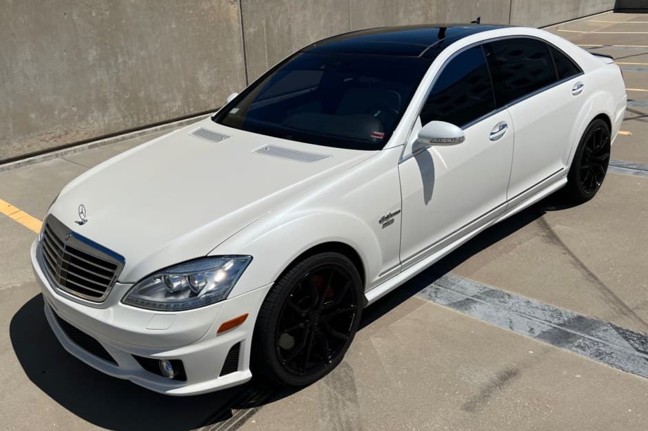 2008 Mercedes-Benz W221 S-Class sold for $17,750