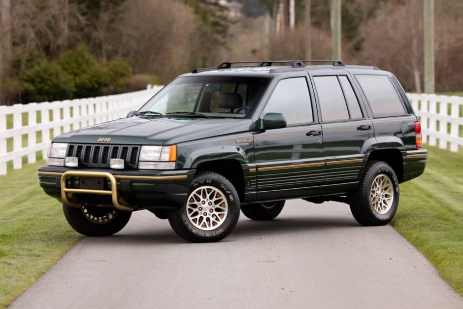 1994 Jeep ZJ Grand Cherokee sold for $17,053