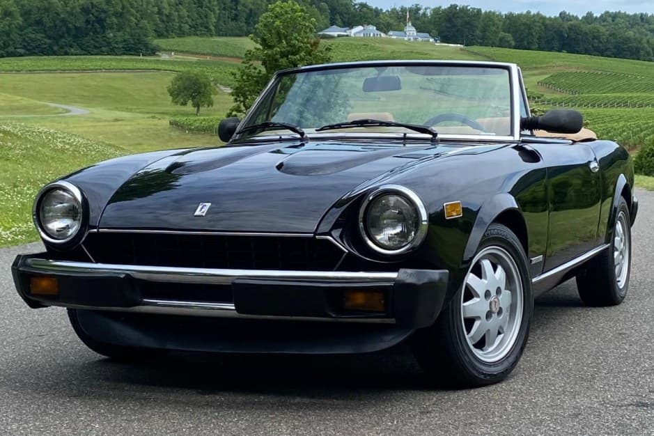 1985 Fiat 124 Spider (1966-1985) sold for $32,053