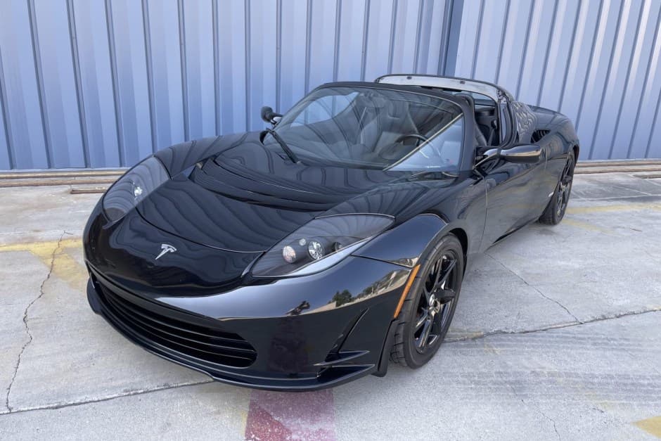 2011 Tesla Roadster sold for $84,000