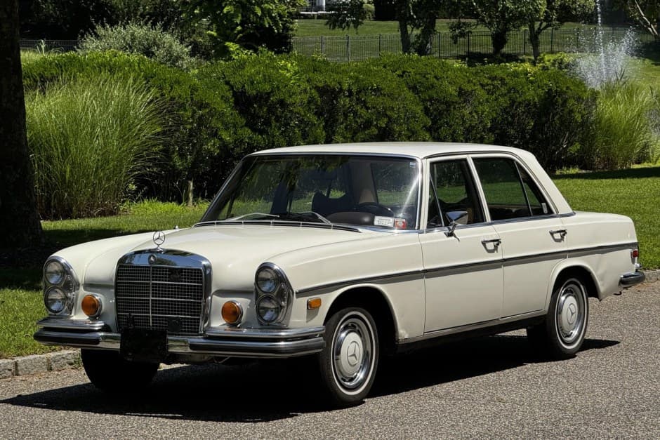 1971 Mercedes-Benz W108 & W109 sold for $5,700