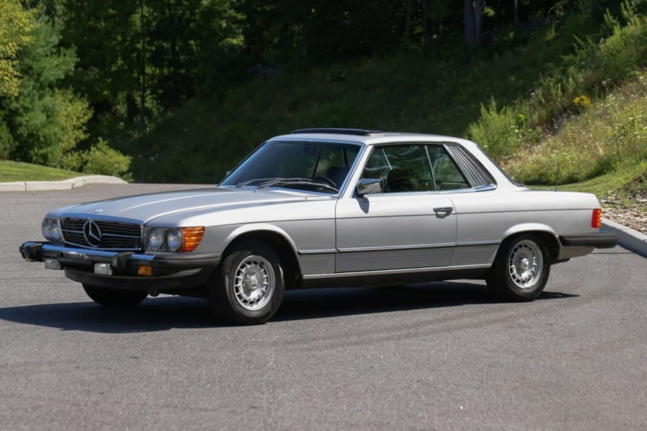 1981 Mercedes-Benz C107 SLC sold for $9,380