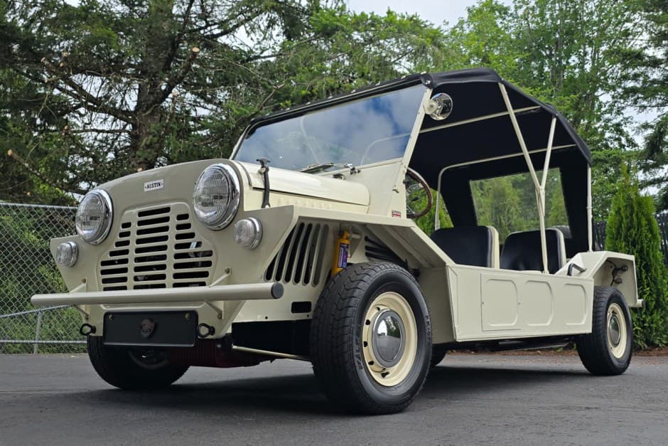1967 Mini Moke Classic sold for $32,000