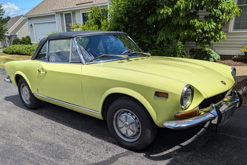 1974 Fiat 124 Spider (1966-1985) sold for $5,750