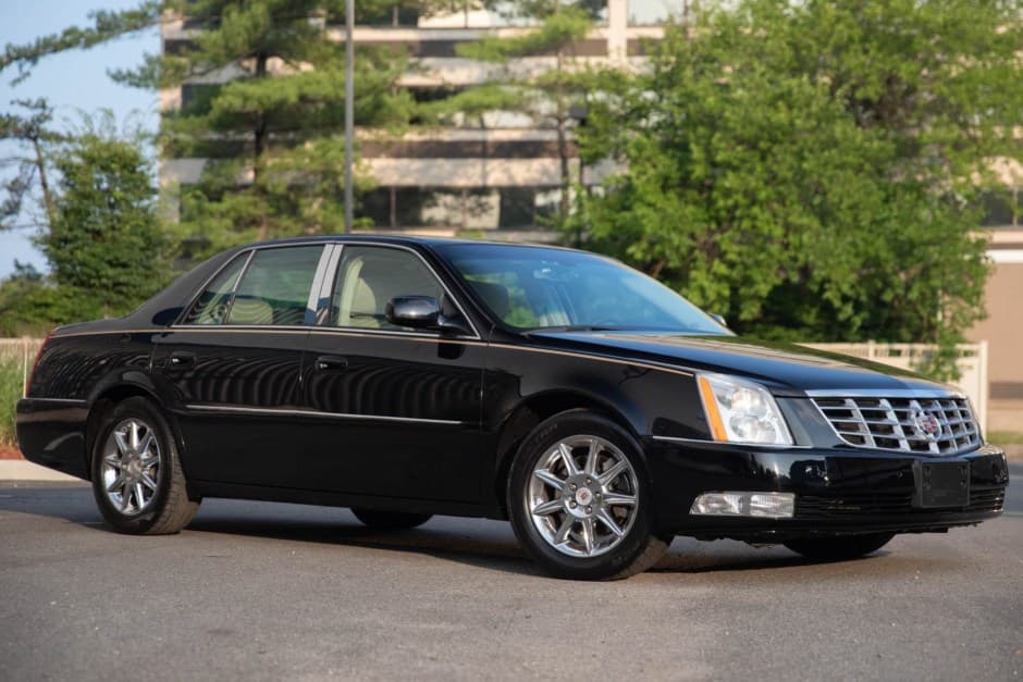 2011 Cadillac DTS sold for $14,355