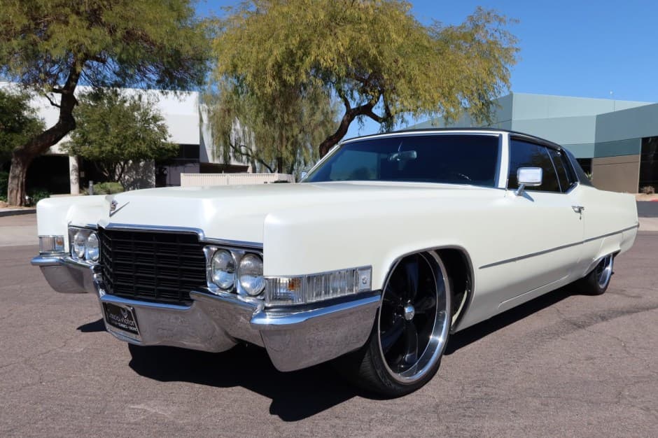 1969 Cadillac DeVille sold for $25,569