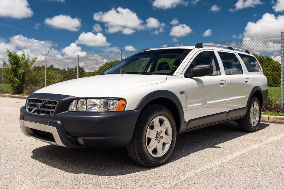 2005 Volvo XC70 sold for $27,051