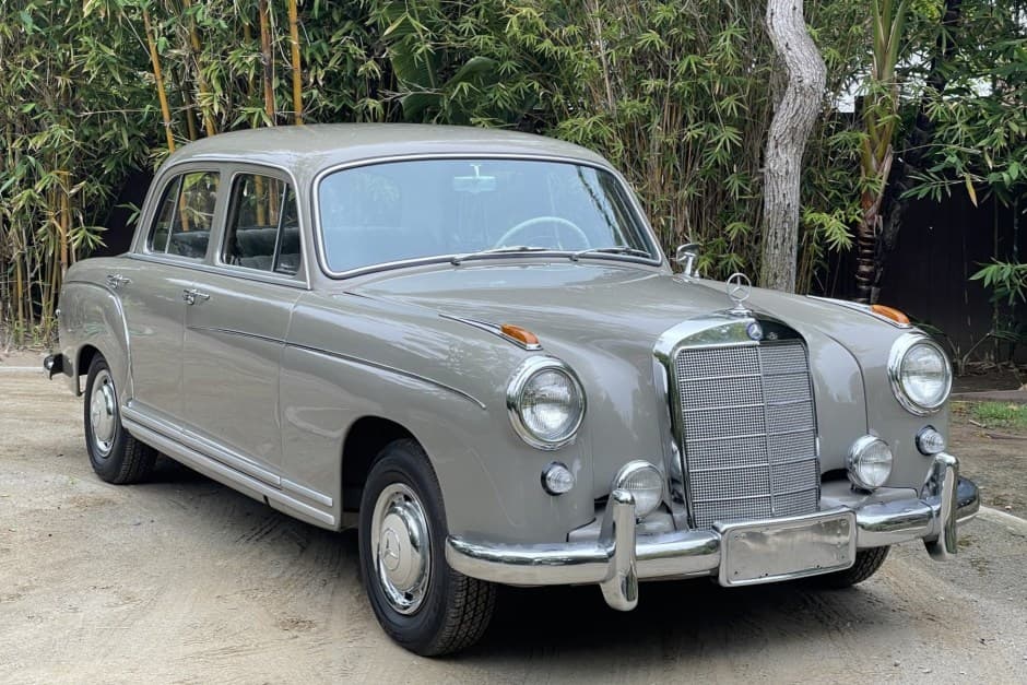1958 Mercedes-Benz Ponton sold for $15,250