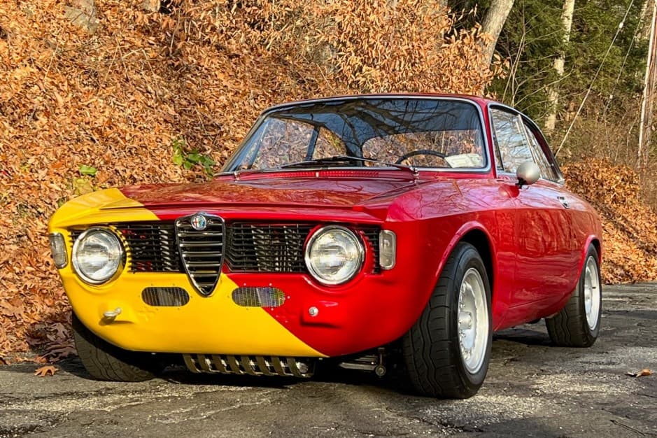1966 Alfa Romeo 750/101 Series Giulietta & Giulia sold for $86,000