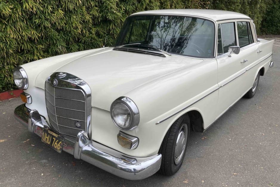 1967 Mercedes-Benz W110 sold for $10,000