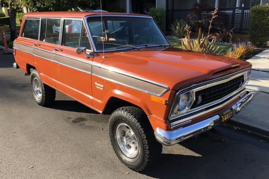 1976 Jeep SJ Wagoneer sold for $11,250