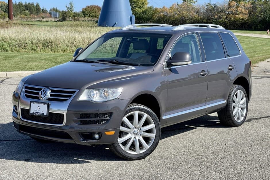 2010 Volkswagen Touareg sold for $16,000