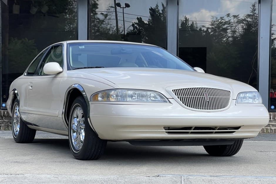 1998 Lincoln Mark VIII sold for $11,100