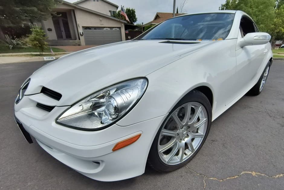 2005 Mercedes-Benz SLK-Class sold for $14,751