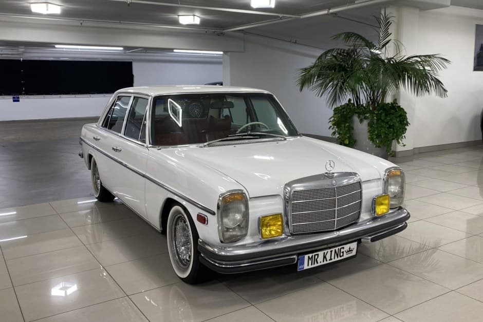 1972 Mercedes-Benz W114 & W115 sold for $16,666