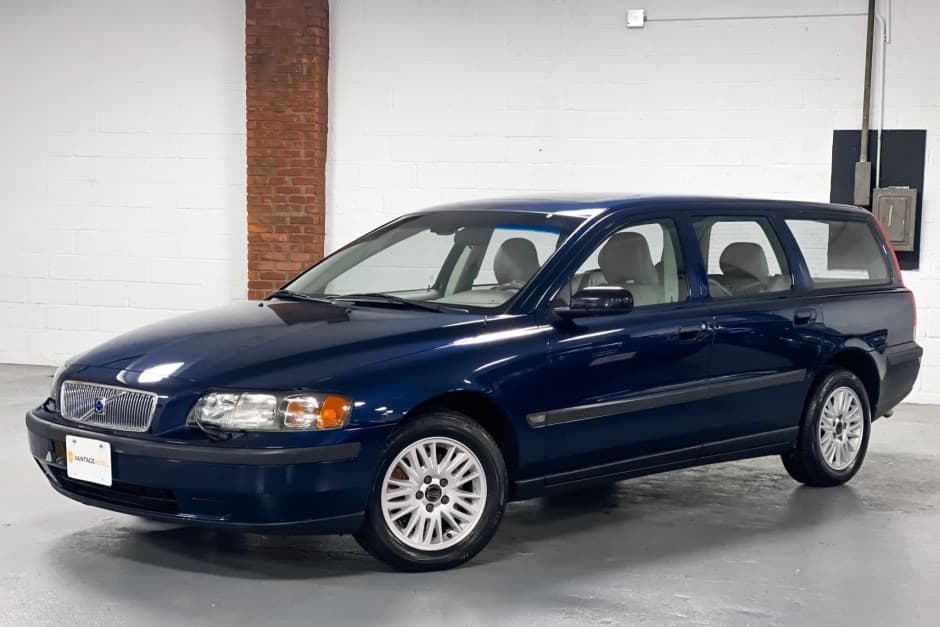 2004 Volvo V70 sold for $14,750